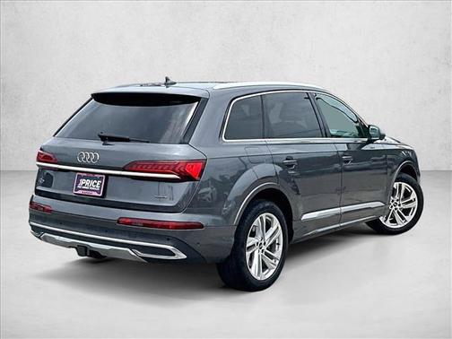 Samurai Gray Metallic 2022 Audi Q7 45 Premium