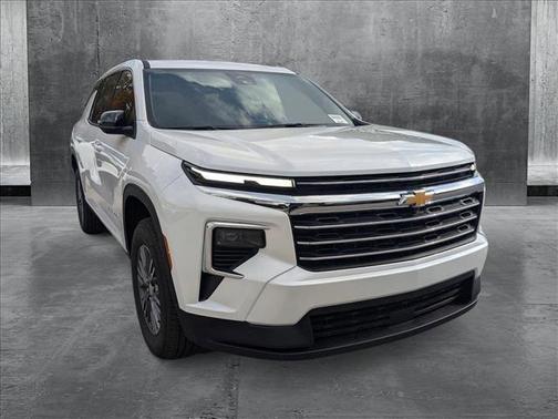 2025 Chevrolet Traverse LT