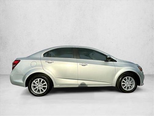 2020 Chevrolet Sonic FWD Sedan LT