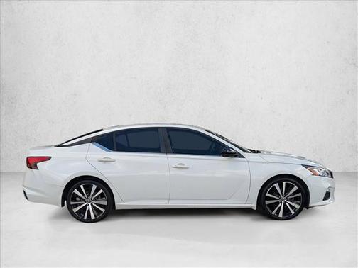 2021 Nissan Altima SR FWD