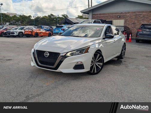 2021 Nissan Altima SR FWD