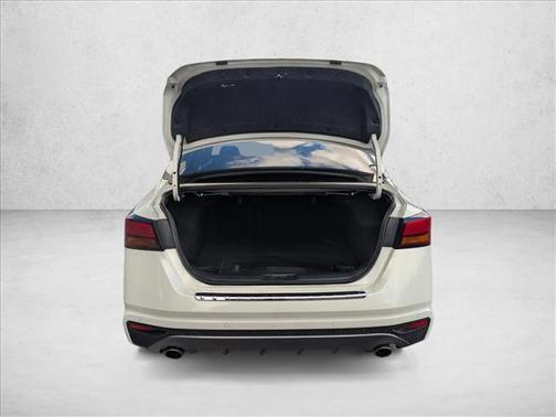 2021 Nissan Altima SR FWD