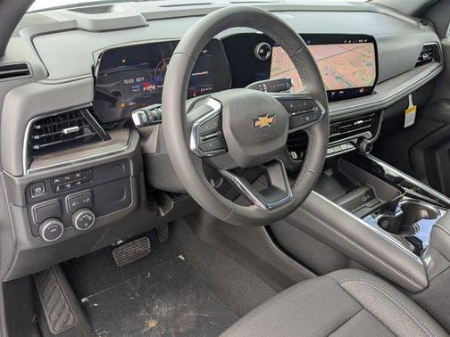 2025 Chevrolet Suburban LS