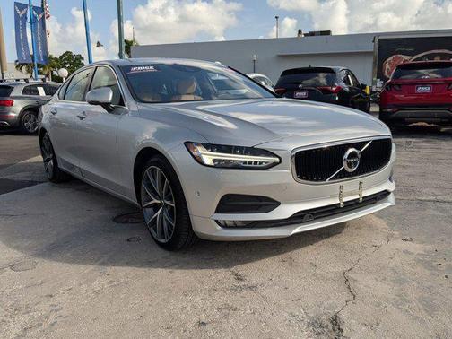 2018 Volvo S90 T5 Momentum