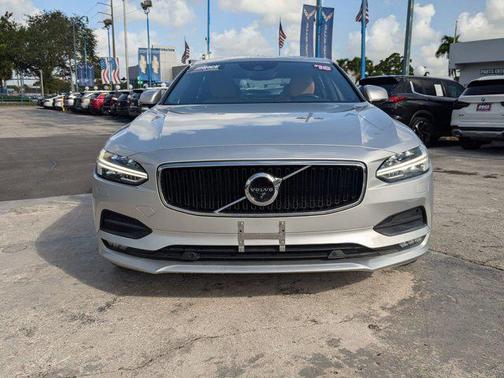 2018 Volvo S90 T5 Momentum