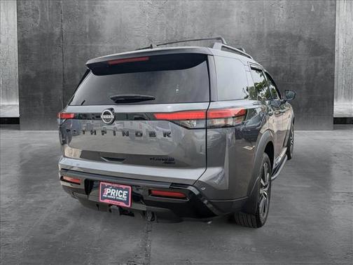 2024 Nissan Pathfinder Platinum 4WD