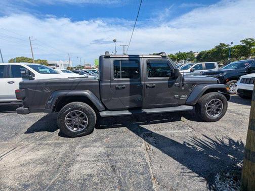 2022 Jeep Gladiator Overland