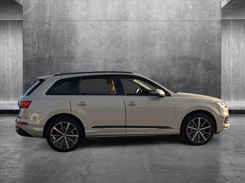 2024 Audi Q7 55 Premium Plus
