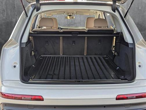 2024 Audi Q7 55 Premium Plus