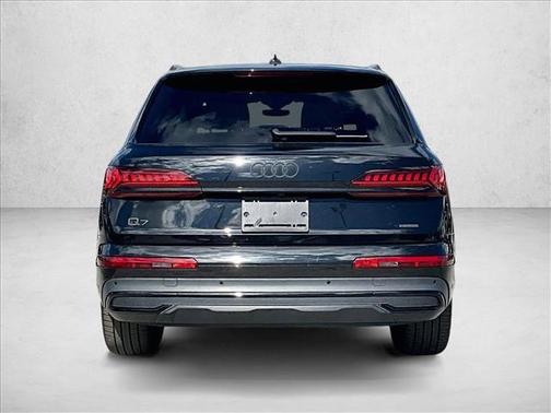 2023 Audi Q7 55 Premium Plus