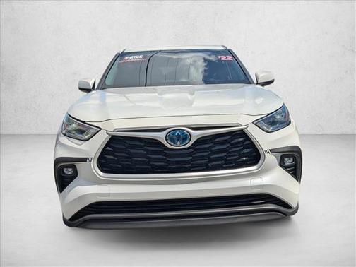 2022 Toyota Highlander Hybrid LE