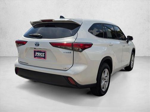 2022 Toyota Highlander Hybrid LE