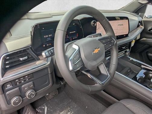 2025 Chevrolet Suburban LS