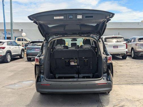 2024 Toyota Sienna XLE 8 Passenger