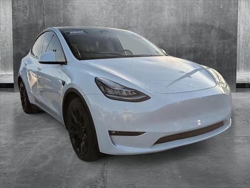 2022 Tesla Model Y Long Range Dual Motor All-Wheel Drive