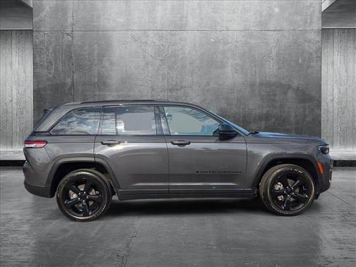 2024 Jeep Grand Cherokee Altitude