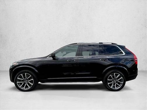 2019 Volvo XC90 T6 Momentum