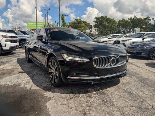 2025 Volvo S90 B6 Plus