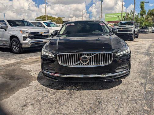 2025 Volvo S90 B6 Plus