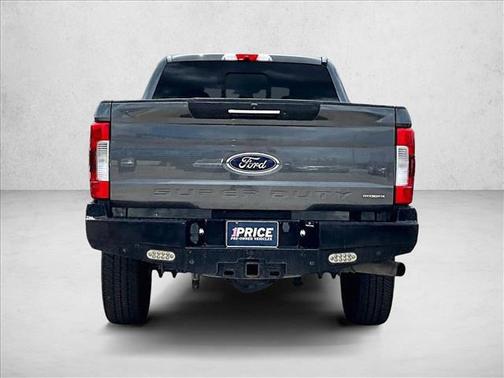 MAGNETIC 2017 Ford F-250 Lariat