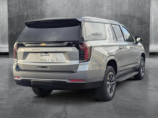 2025 Chevrolet Suburban LS