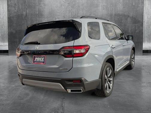 2025 Honda Pilot Touring 8-Passenger