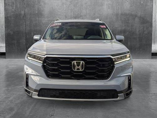 2025 Honda Pilot Touring 8-Passenger
