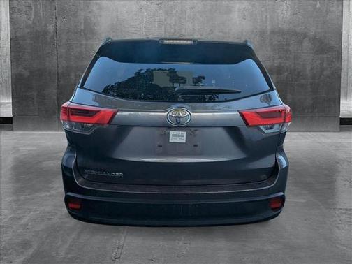 2019 Toyota Highlander LE I4