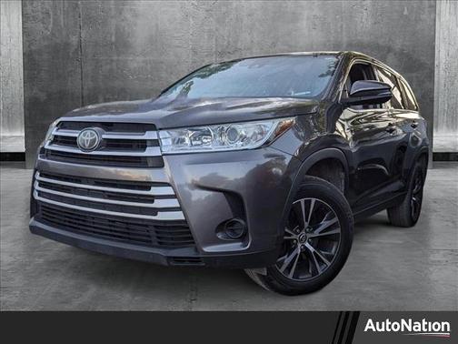 2019 Toyota Highlander LE I4