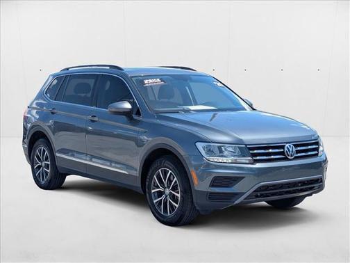 Platinum Gray Metallic 2020 Volkswagen Tiguan 2.0T SE
