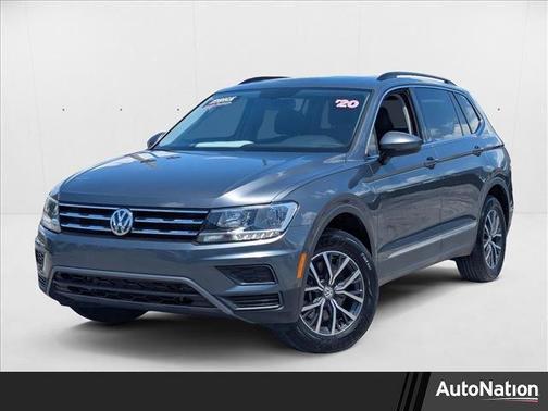 Platinum Gray Metallic 2020 Volkswagen Tiguan 2.0T SE