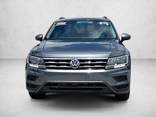 Platinum Gray Metallic 2020 Volkswagen Tiguan 2.0T SE