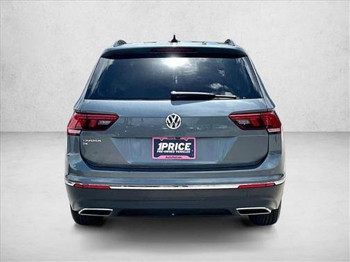 Platinum Gray Metallic 2020 Volkswagen Tiguan 2.0T SE