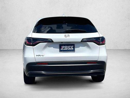 Platinum White Pearl 2025 Honda HR-V LX