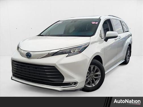 2024 Toyota Sienna XLE