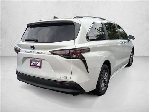 2024 Toyota Sienna XLE