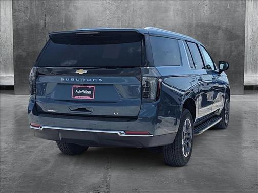 2025 Chevrolet Suburban LT
