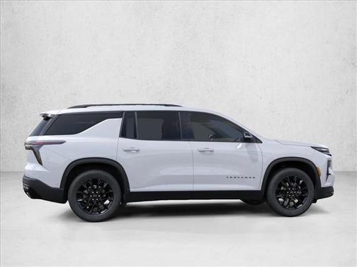 Summit White 2026 Chevrolet Traverse LT
