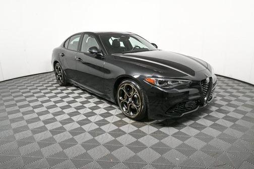 2025 Alfa Romeo Giulia Intensa