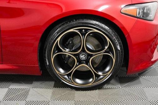 2025 Alfa Romeo Giulia Intensa