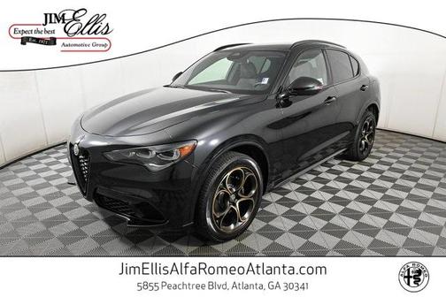 2025 Alfa Romeo Stelvio Base