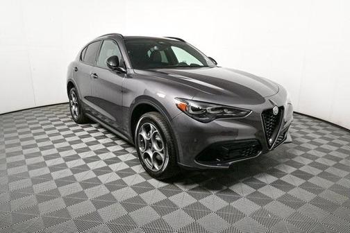 2025 Alfa Romeo Stelvio Base