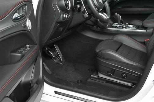 2025 Alfa Romeo Stelvio Special Edition