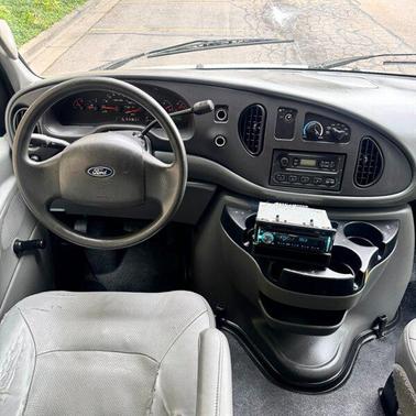 Oxford White Clearcoat 2007 Ford E150 Base
