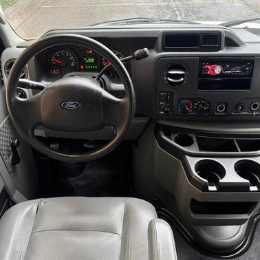 2009 Ford E350 Super Duty XL Wagon