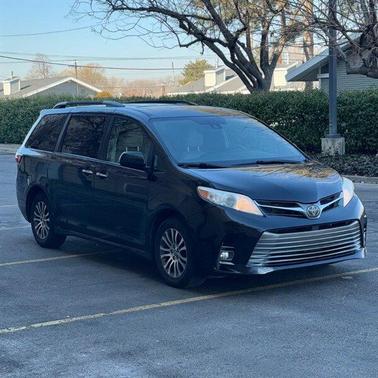 2019 Toyota Sienna XLE
