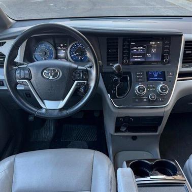 2019 Toyota Sienna XLE