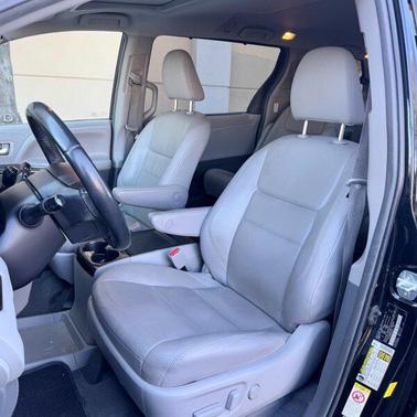 2019 Toyota Sienna XLE