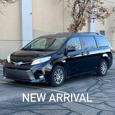2019 Toyota Sienna XLE