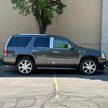 2010 Cadillac Escalade Luxury